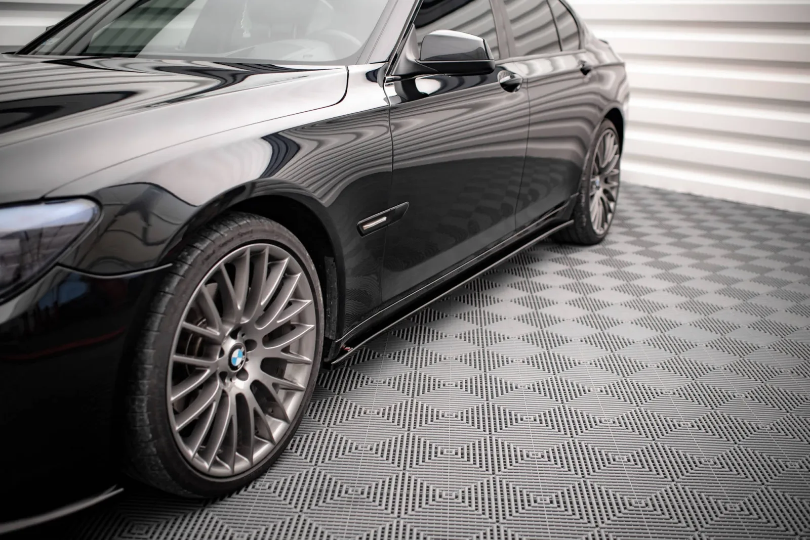 Side Skirts Diffusers compatible with BMW 7 M-Pack F01