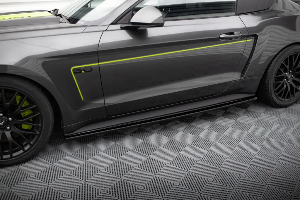 Side Skirts Diffusers compatible with Ford Mustang GT Mk6