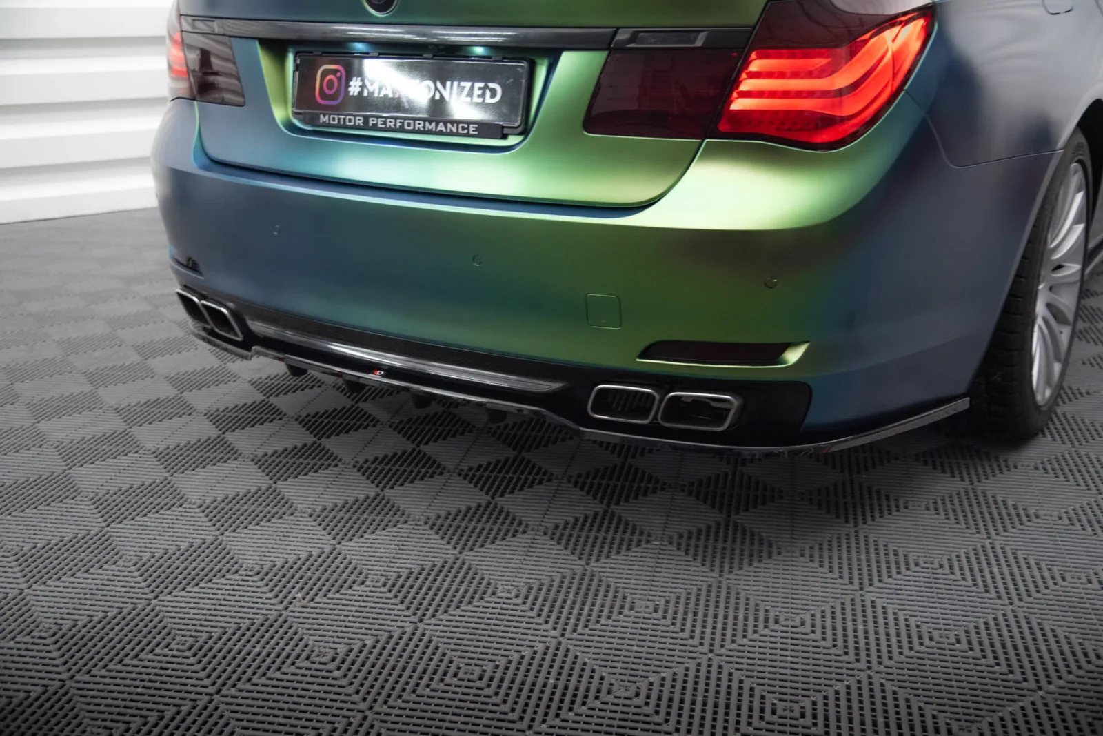 Rear Splitter (With Diffuser) compatible with BMW 7 F01