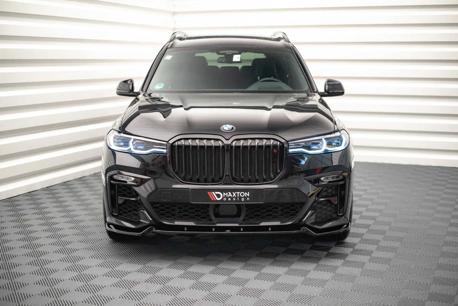 Front Splitter V.2 compatible with BMW X7 M-Pack G07