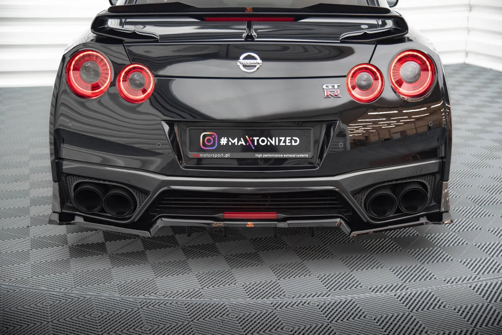 Rear Splitter (With Diffuser) compatible with Nissan GTR R35 Facelift