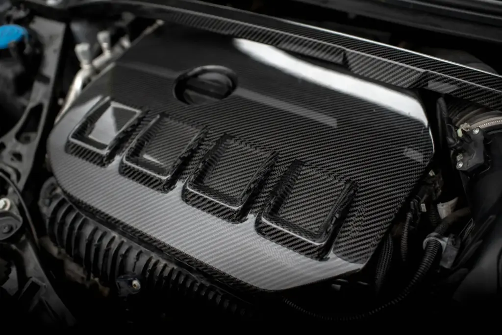 Carbon Pokrywa Silnika compatible with BMW 1 F40 M135i