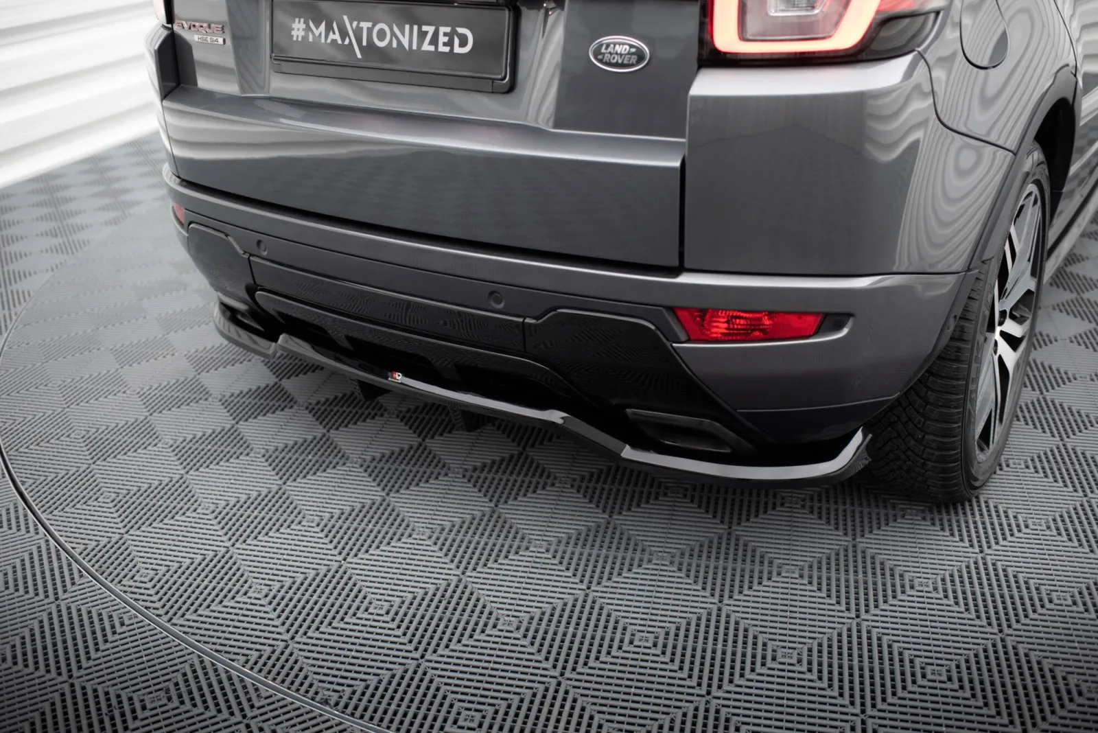 Rear Splitter (With Diffuser) compatible with Land Rover Range Rover Evoque HSE Dynamic Mk1 Facelift