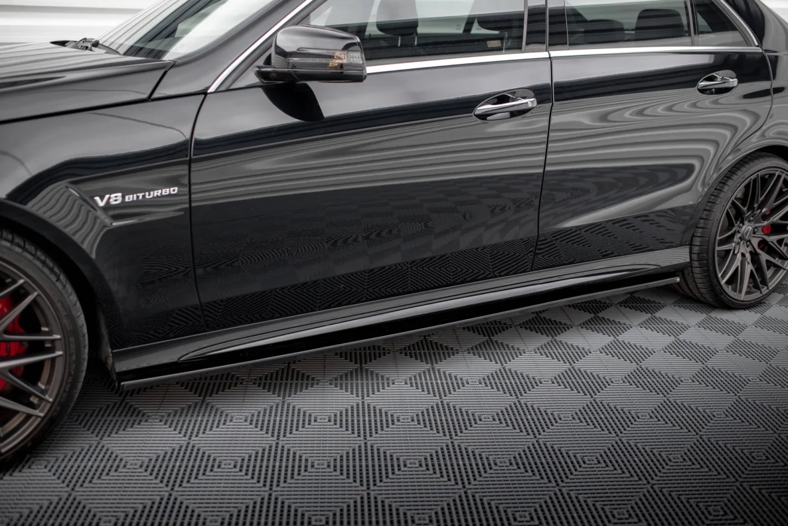 Side Skirts Diffusers compatible with Mercedes-Benz E63 AMG / AMG-Line Sedan W212 Facelift
