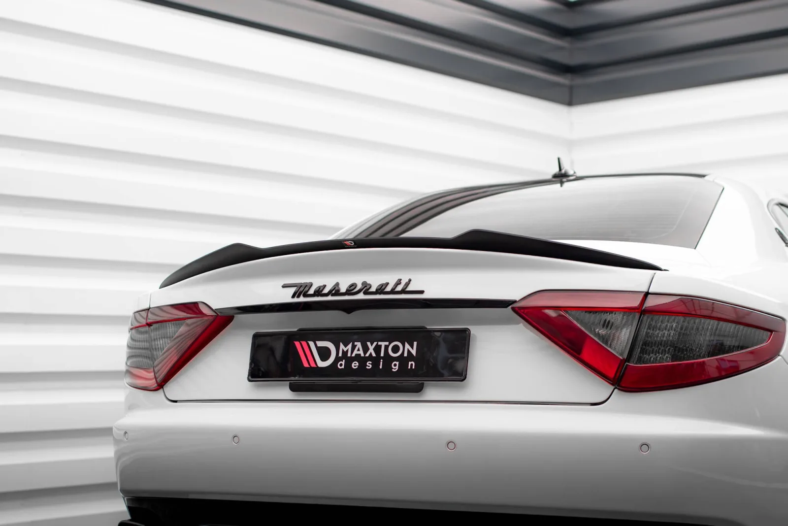 Spoiler Cap compatible with Maserati Granturismo S Mk1