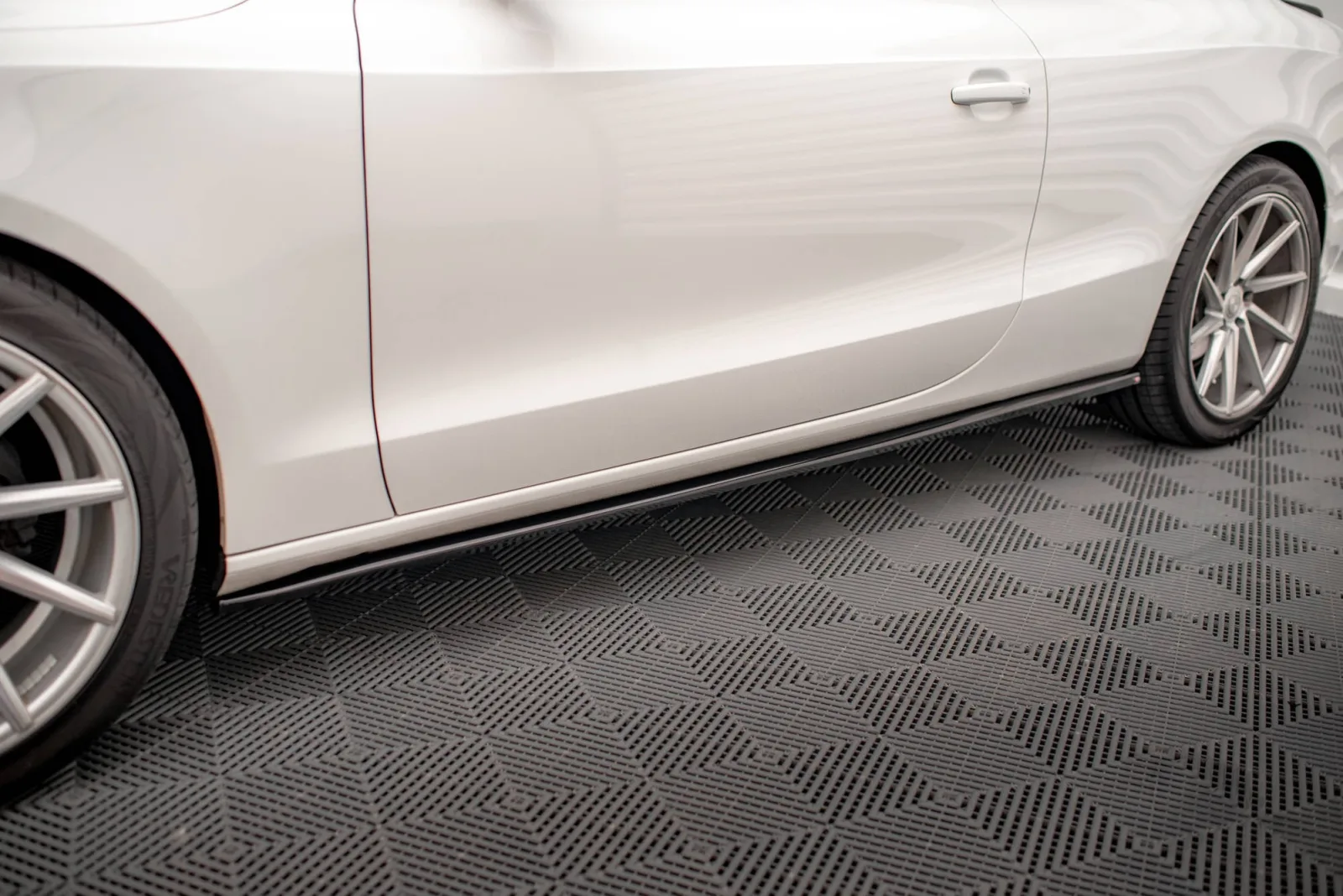 Side Skirts Diffusers V.2 compatible with Audi A5 / A5 S-Line / S5 Coupe 8T