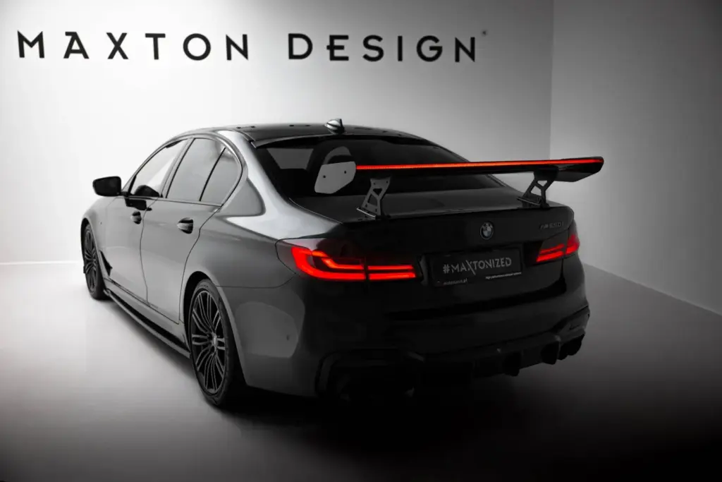 Carbon Spoiler With Internal Brackets + LED compatible with BMW 5 / M5 Sedan G30 / F90