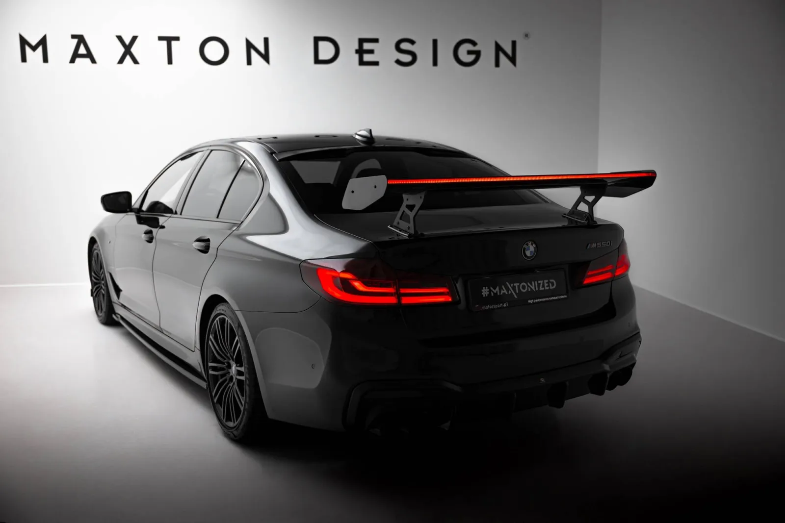 Carbon Spoiler With Internal Brackets + LED compatible with BMW 5 / M5 Sedan G30 / F90