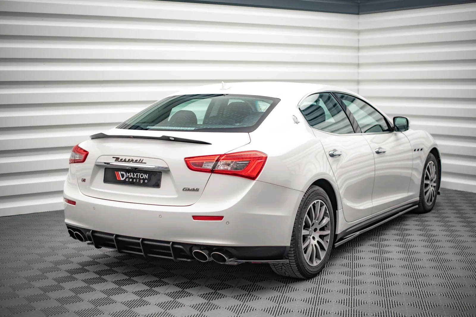 Rear Diffuser Street Pro compatible with Maserati Ghibli Mk3