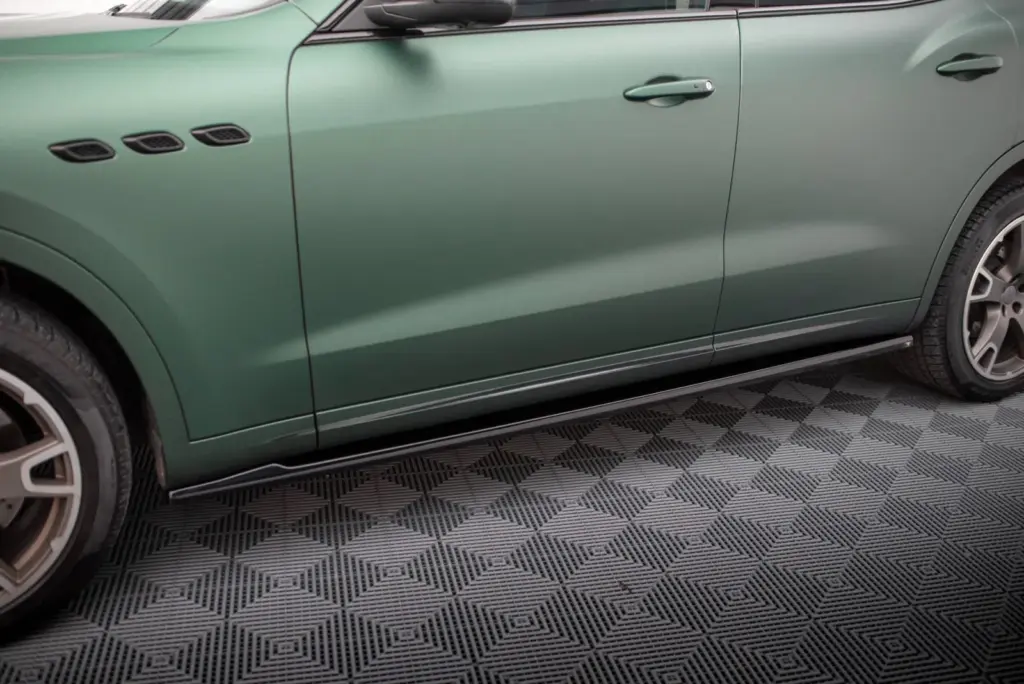 Side Skirts Diffusers compatible with Maserati Levante Mk1
