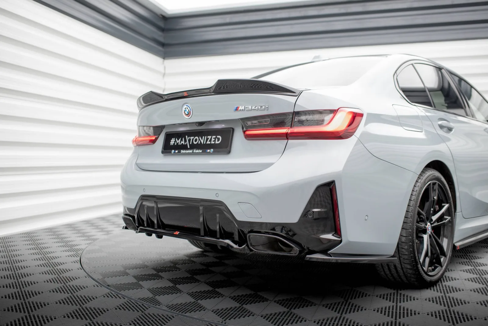 Rear Splitter (With Diffuser) V.1 compatible with BMW M340i G20 / G21 Facelift