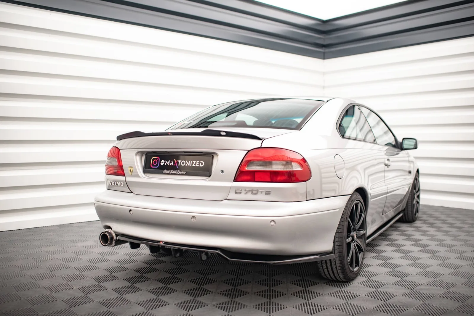Rear Splitter (With Diffuser) compatible with Volvo C70 Mk1