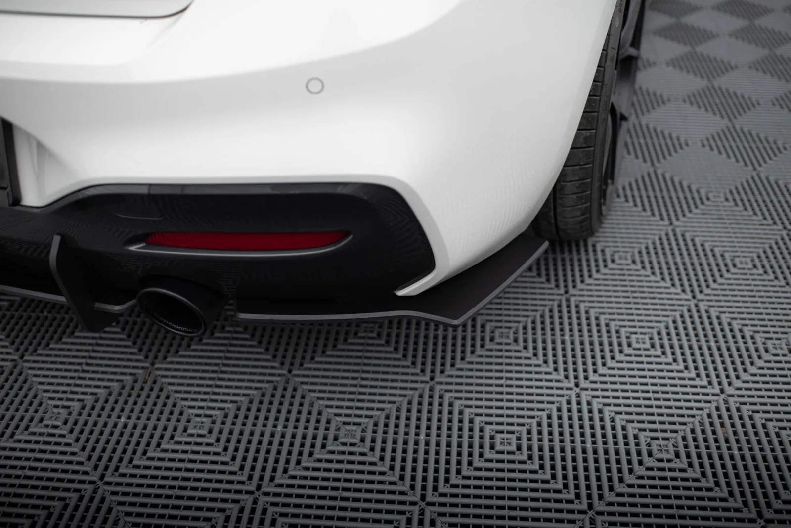 Rear Side Splitters Street Pro V.2 compatible with BMW 1 F20 M140i