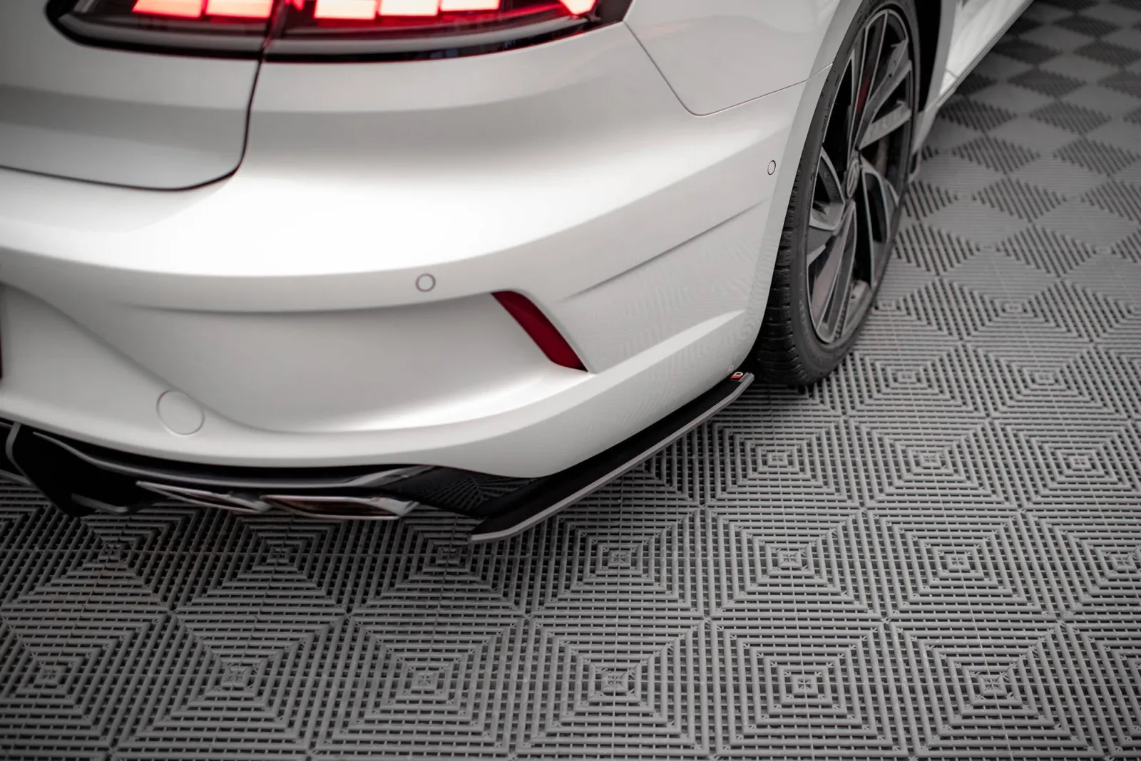 Rear Side Splitters Street Pro compatible with Volkswagen Arteon R Sedan / Shooting Brake Mk1 Faceift