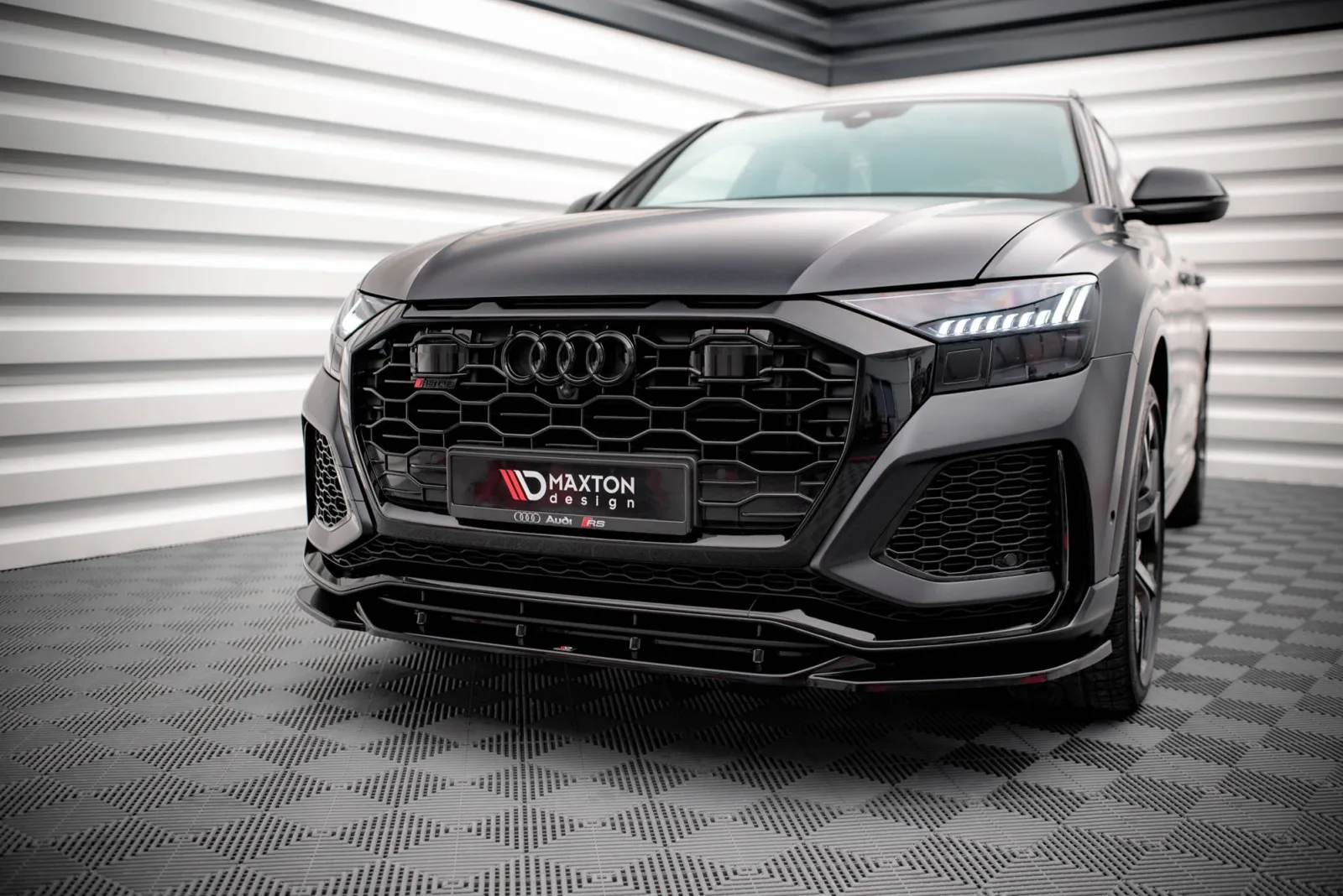 Front Splitter V.2 compatible with Audi RSQ8 Mk1