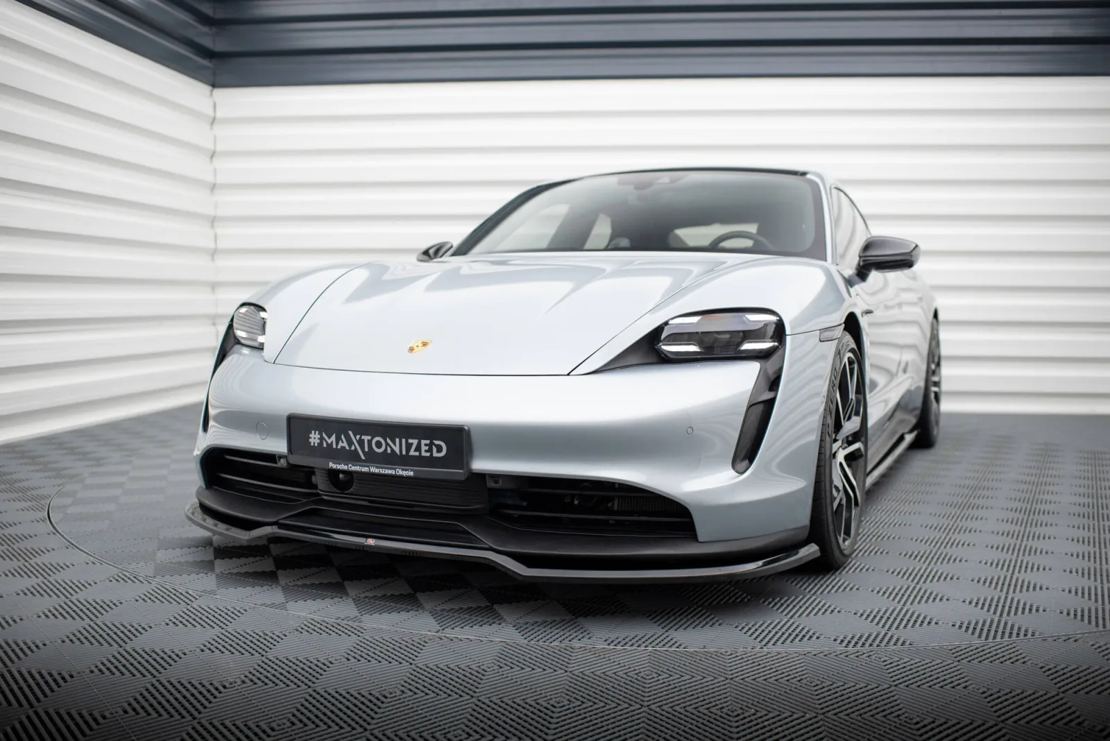 Front Splitter compatible with Porsche Taycan / Taycan 4 / Taycan 4S / Taycan GTS Mk1