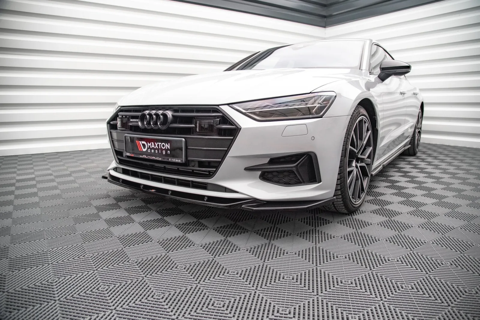 Front Splitter V.1 compatible with Audi A7 C8