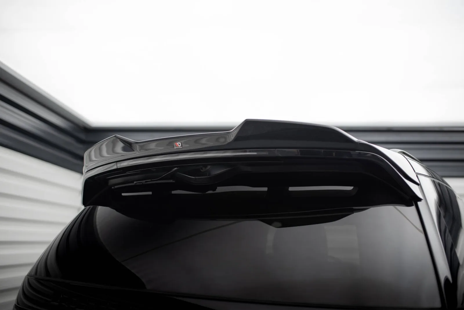 Spoiler Cap 3D compatible with Land Rover Discovery HSE Mk5