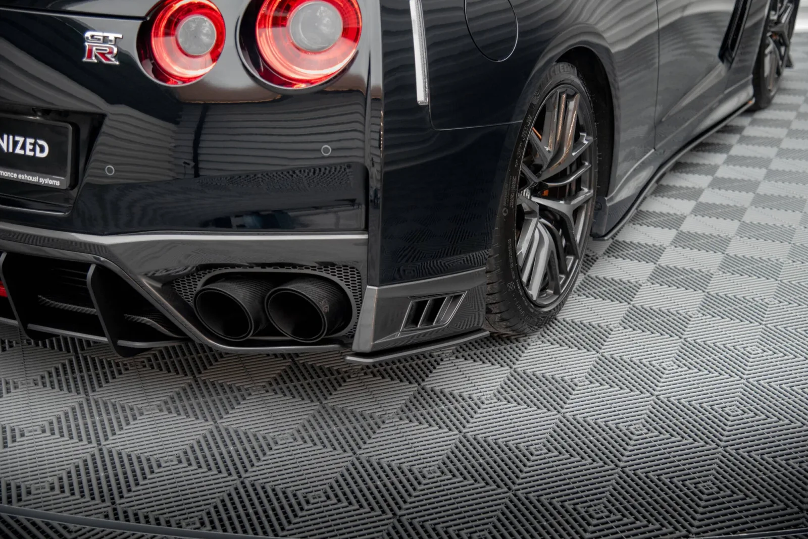 Rear Side Splitters Street Pro compatible with Nissan GTR R35 Facelift