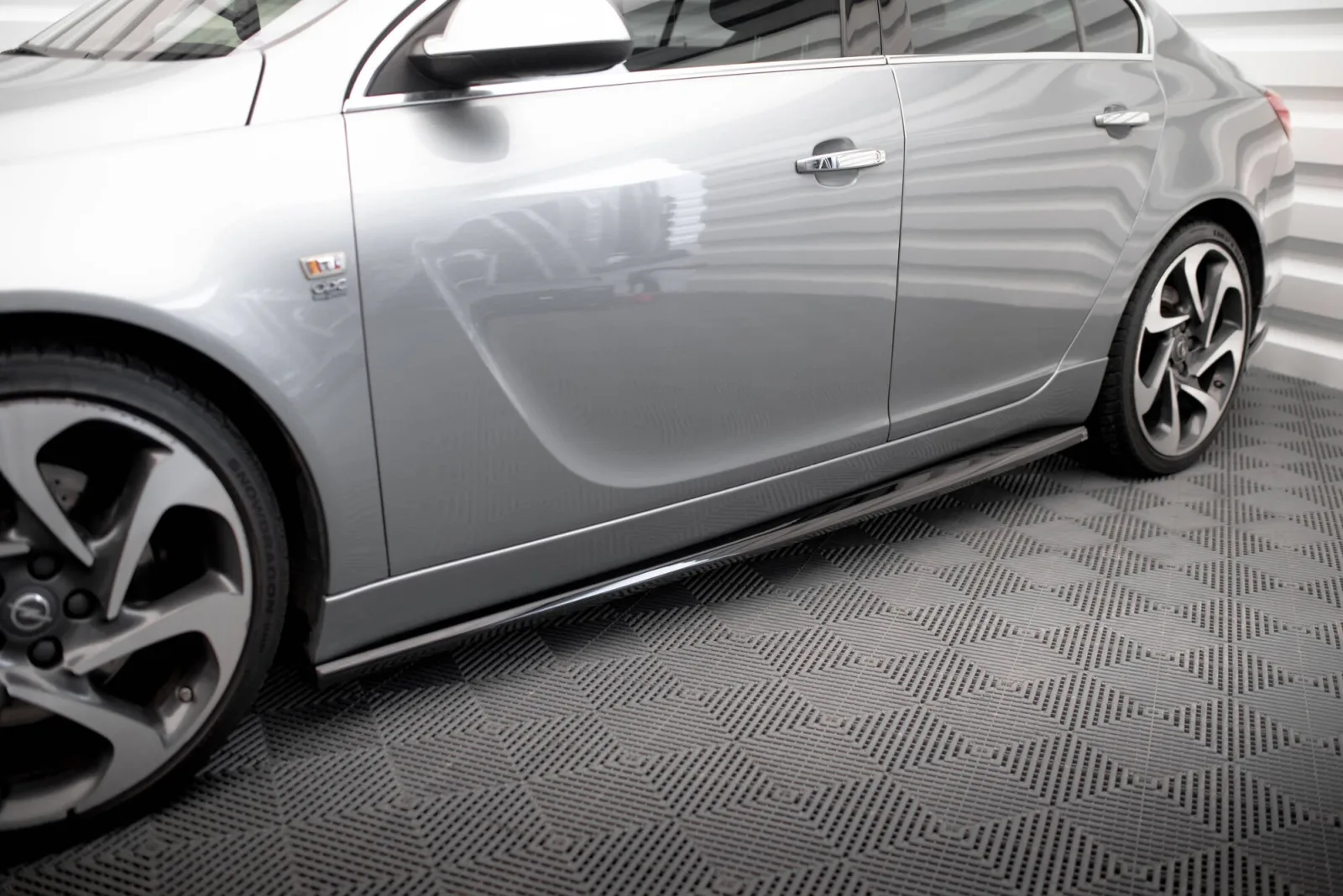 Side Skirts Diffusers compatible with Opel Insignia OPC-Line Mk1