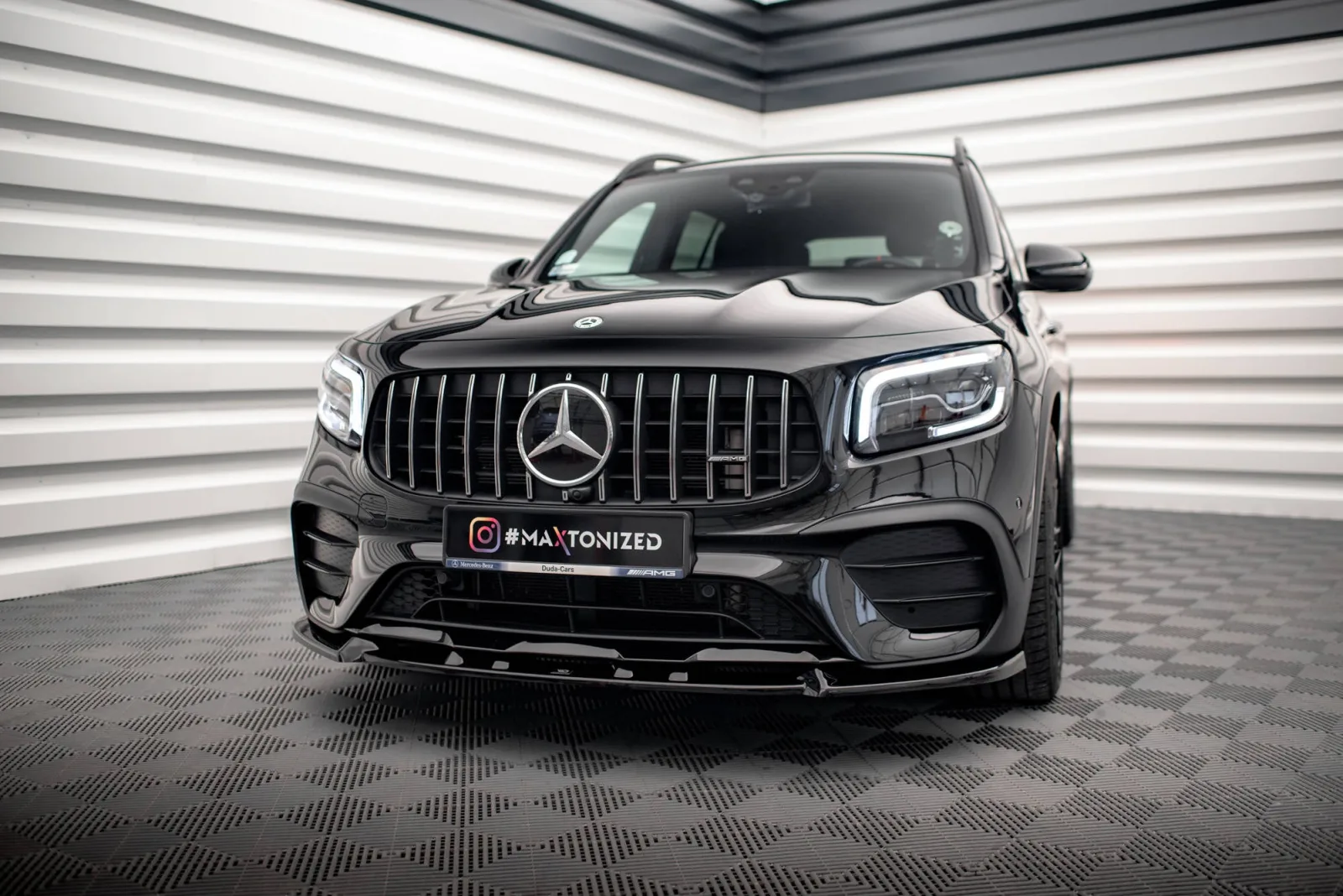 Front Splitter V.1 compatible with Mercedes-AMG GLB 35 / AMG-Line X247