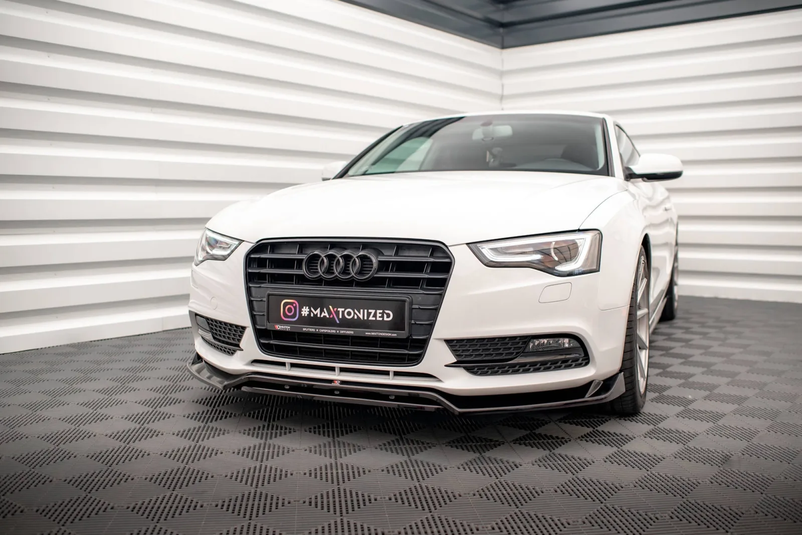 Front Splitter V.2 compatible with Audi A5 Coupe / Sportback 8T Facelift