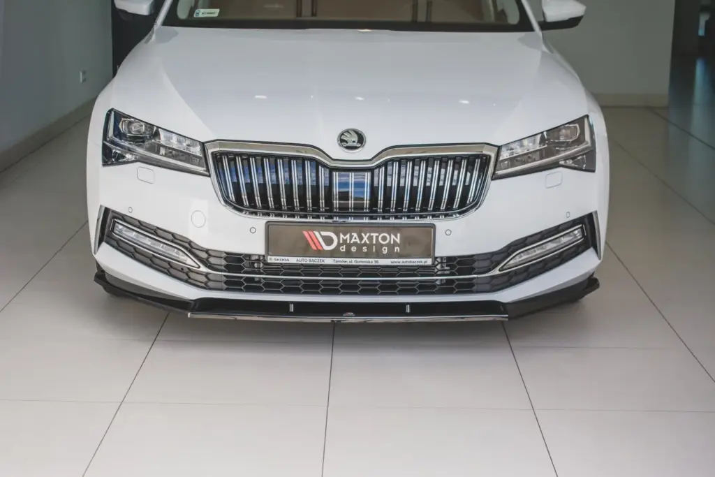 Front Splitter V.2 compatible with Skoda Superb Liftback / Combi Mk3 Facelift