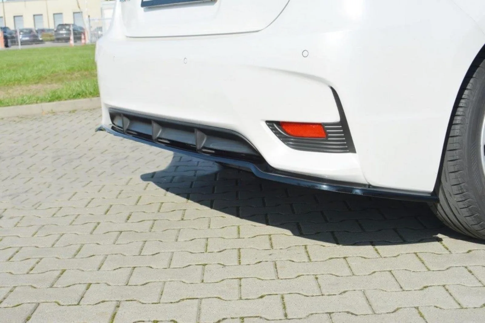 Rear Splitter compatible with Lexus CT Mk1 Facelift (Without Diffuser)