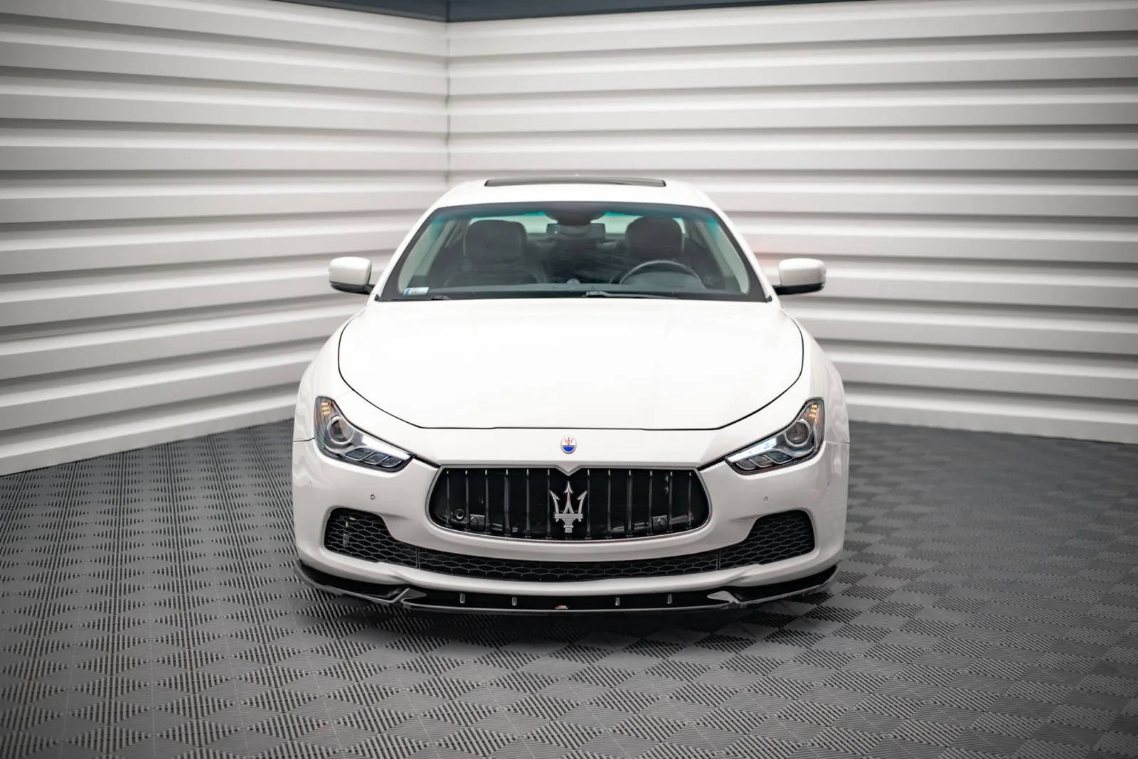 Front Splitter V.2 compatible with Maserati Ghibli Mk3