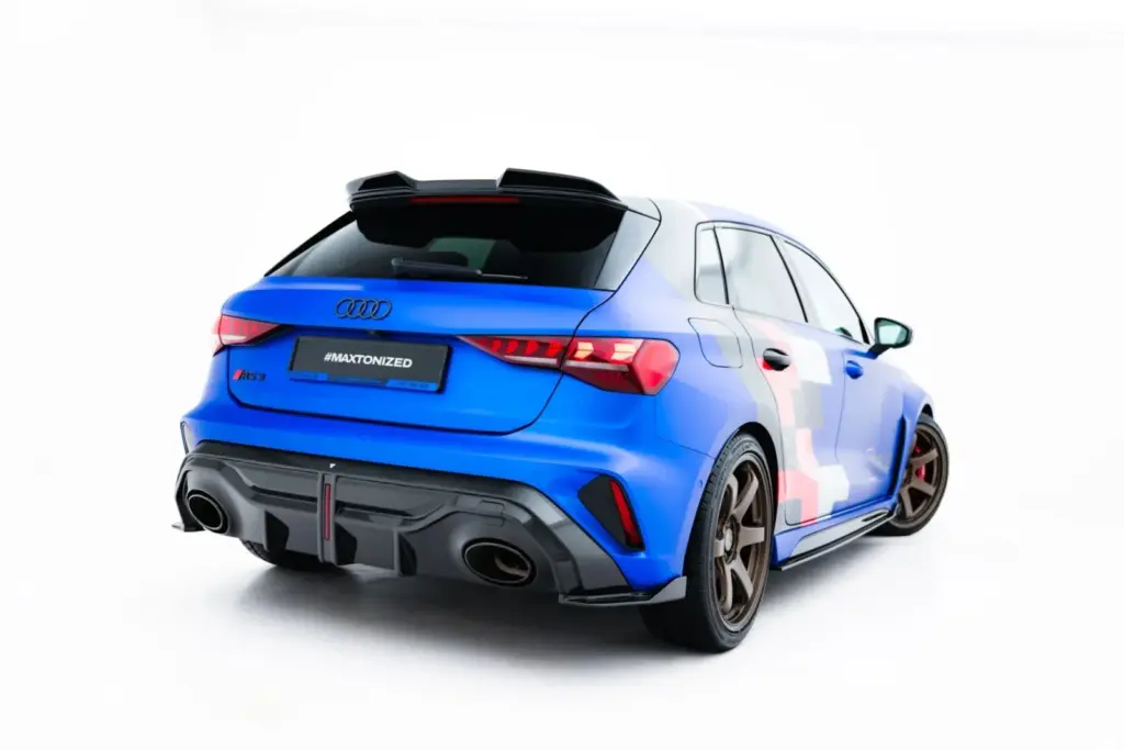 Prepreg Carbon Rear Diffuser compatible with Audi RS3 Sportback 8Y Facelift
