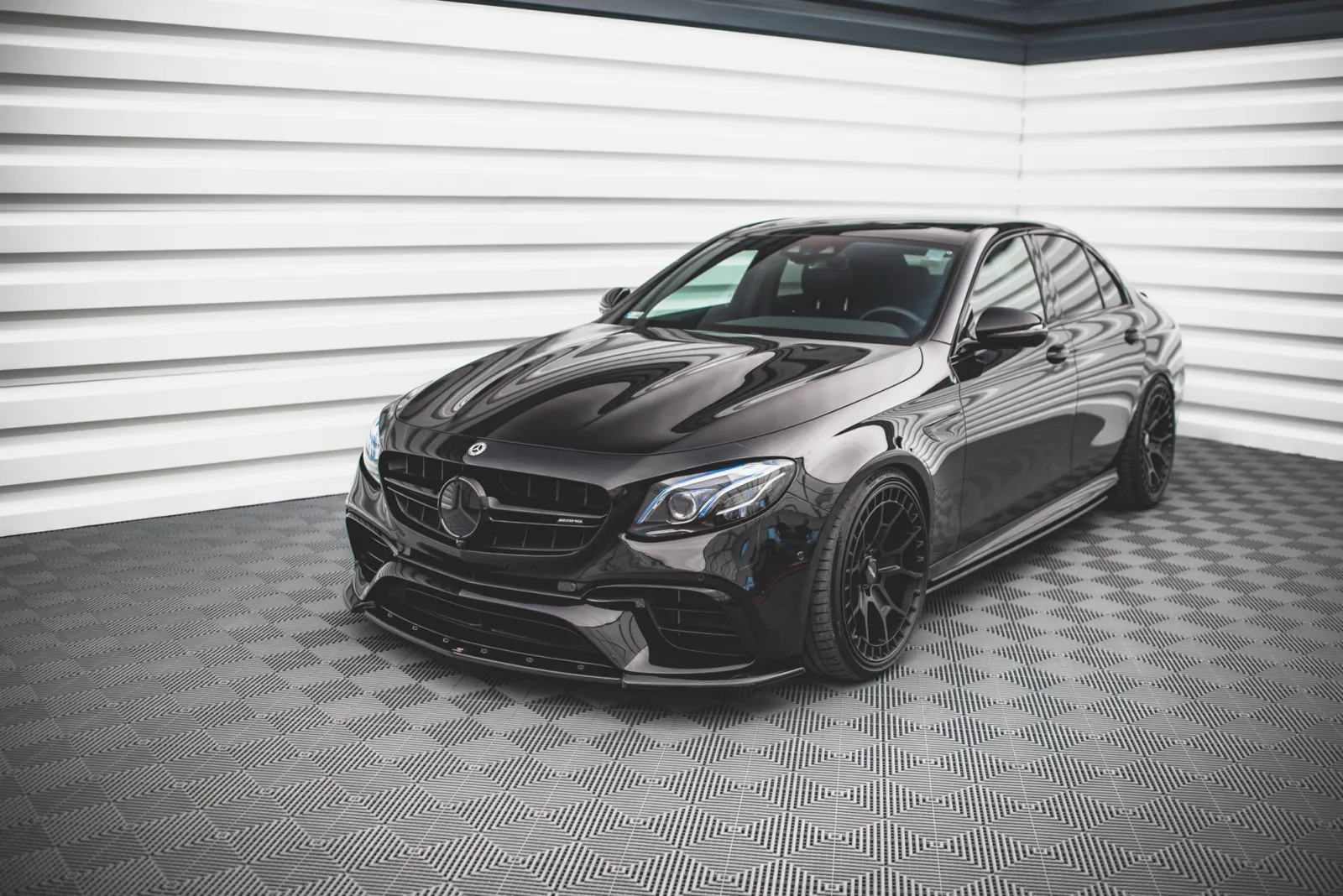 Front Splitter V.3 compatible with Mercedes-Benz E63 AMG Estate/Sedan S213/W213