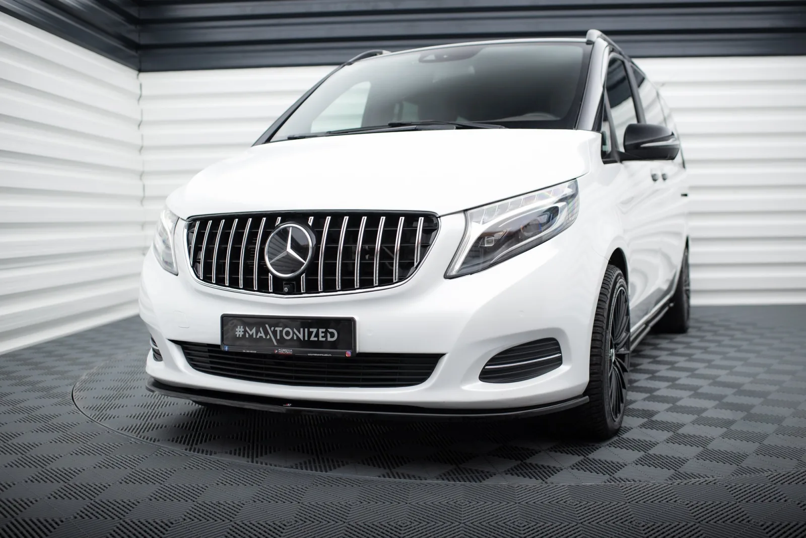 Front Splitter V.1 compatible with Mercedes-Benz V-Class W447