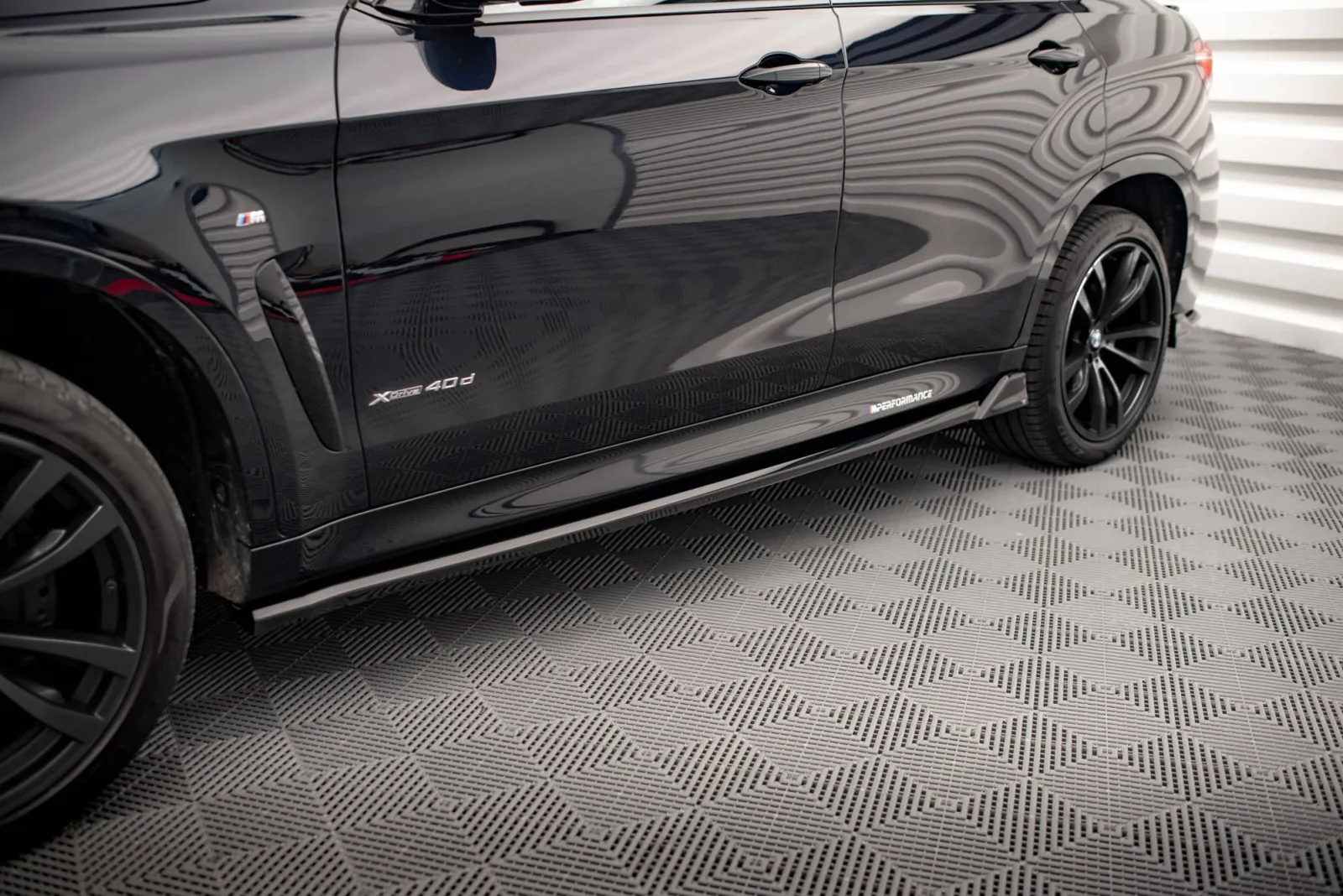 Side Skirts Diffusers V.2 compatible with BMW X6 M-Pack F16