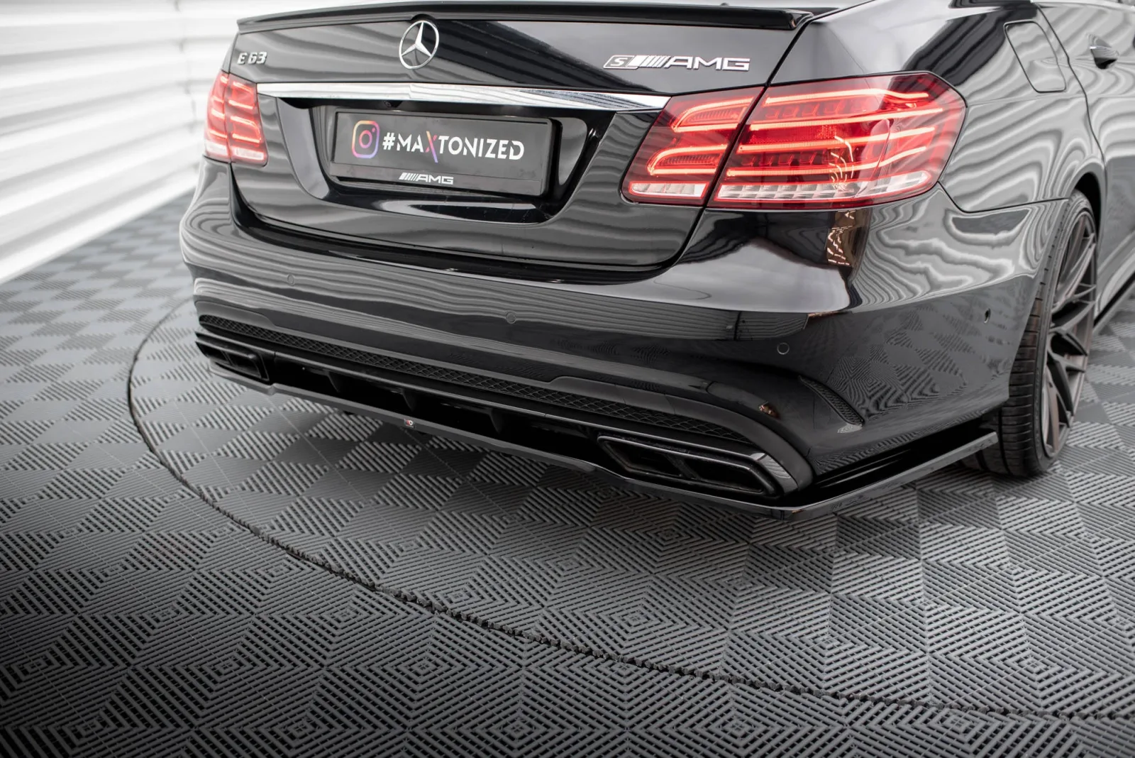 Rear Splitter (With Diffuser) compatible with Mercedes-Benz E63 AMG Sedan W212 Facelift