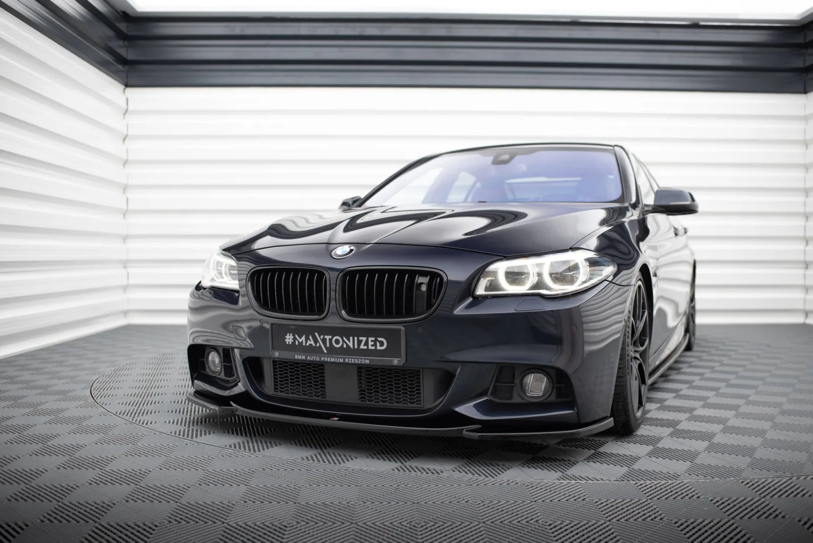 Front Splitter V.4 compatible with BMW 5 F10/F11 M-Pack