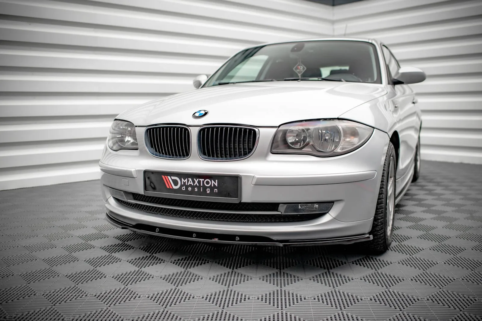 Front Splitter V.2 compatible with BMW 1 E81 Facelift