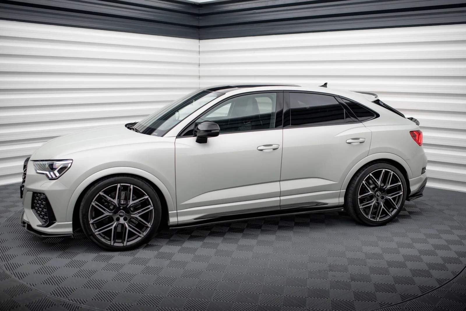 Set of Splitters compatible with Audi RSQ3 Sportback F3