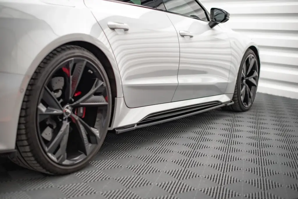 Side Skirts Diffusers V.1 compatible with Audi RS7 C8
