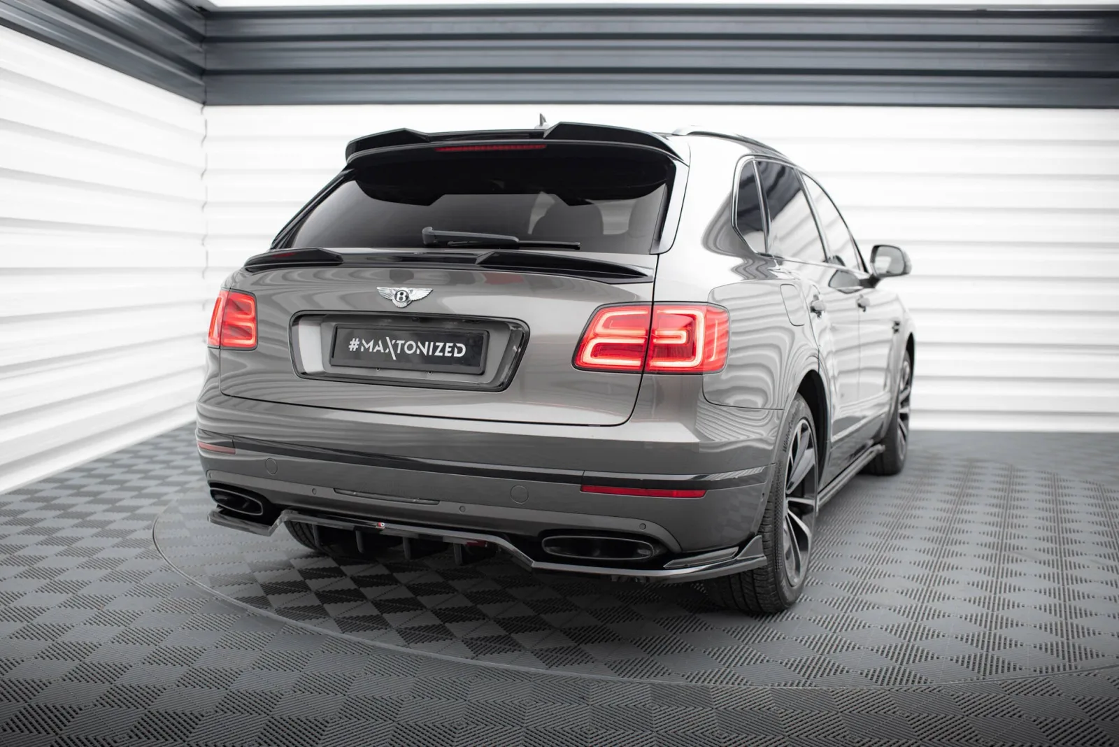 Rear Splitter (With Diffuser) compatible with Bentley Bentayga Mk1