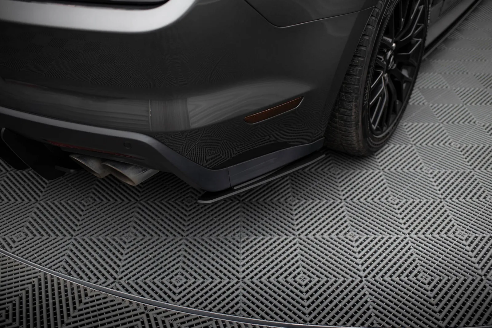 Rear Side Splitters Street Pro compatible with Ford Mustang GT Mk6