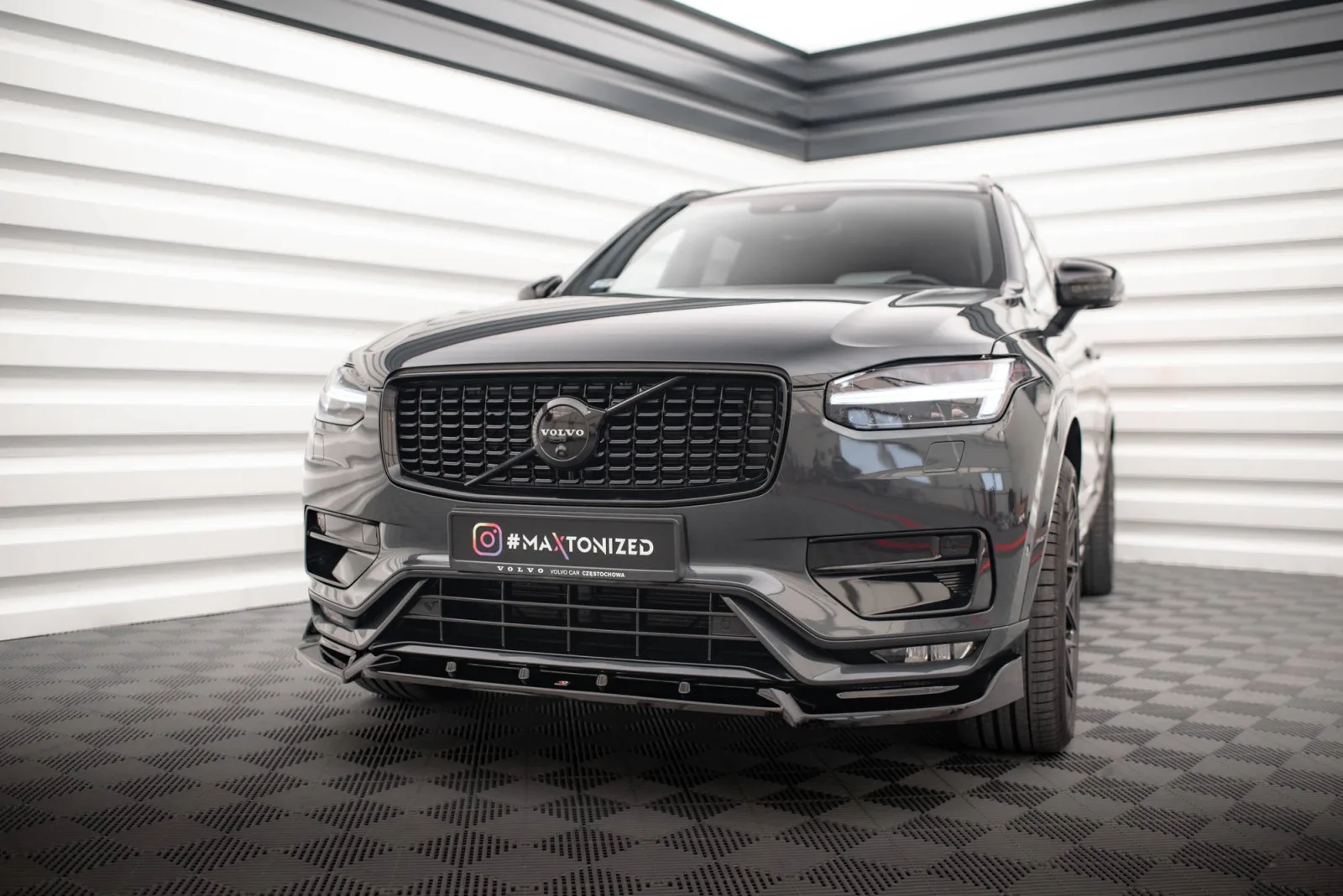 Front Splitter V.2 compatible with Volvo XC90 R-Design Mk2 Facelift