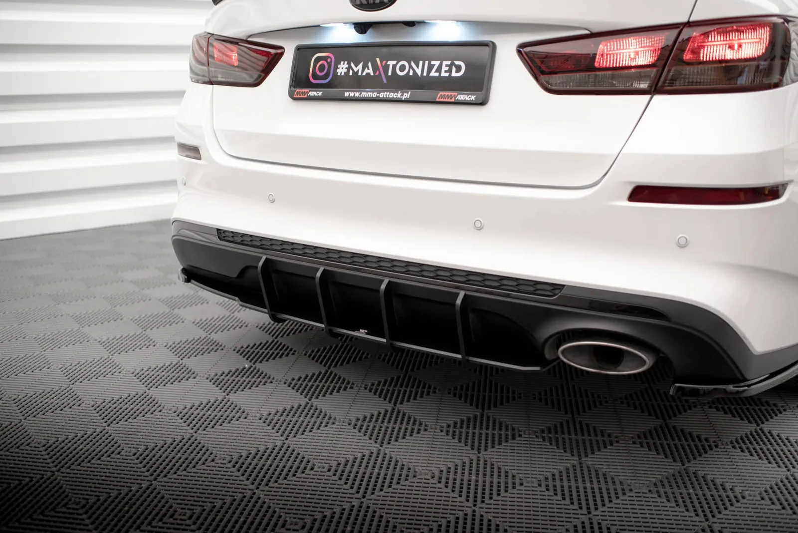 Rear Diffuser Street Pro compatible with Kia Optima Mk4 Facelift