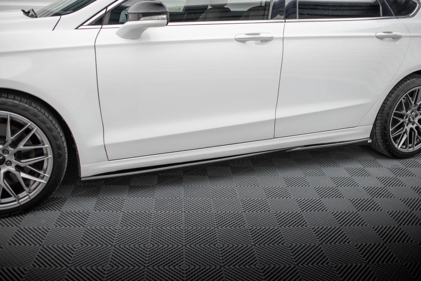 Side Skirts Diffusers compatible with Ford Mondeo Sport Mk5 Facelift / Fusion Sport Mk2 Facelift
