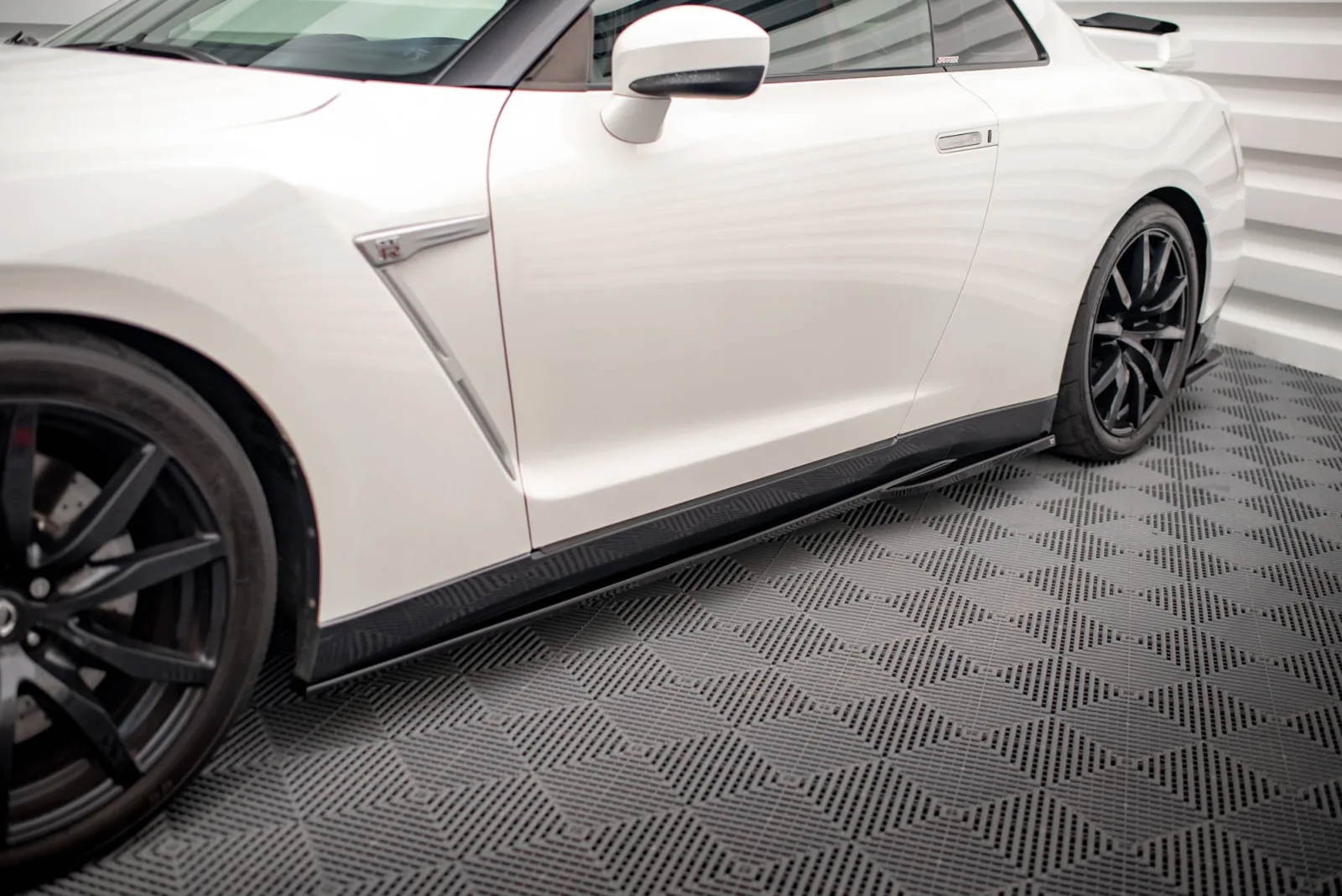 Side Skirts Diffusers compatible with Nissan GTR R35 Facelift
