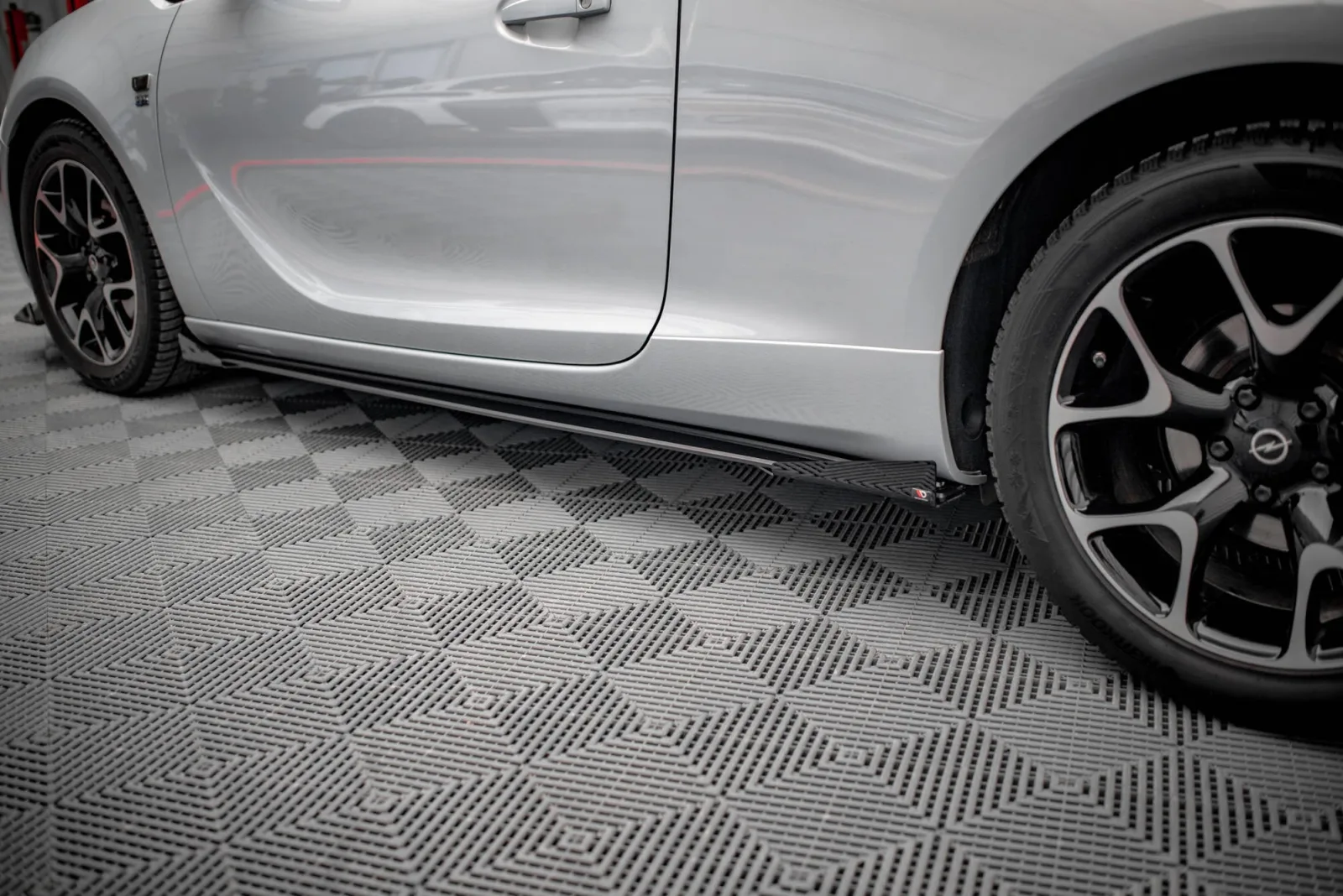 Side Flaps compatible with Opel Astra GTC OPC-Line J
