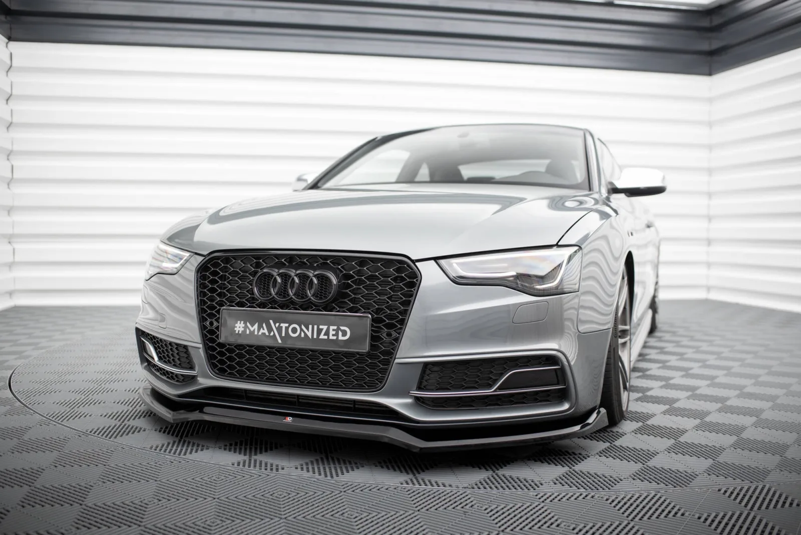 Front Splitter V.4 compatible with Audi S5 / A5 S-Line 8T Facelift