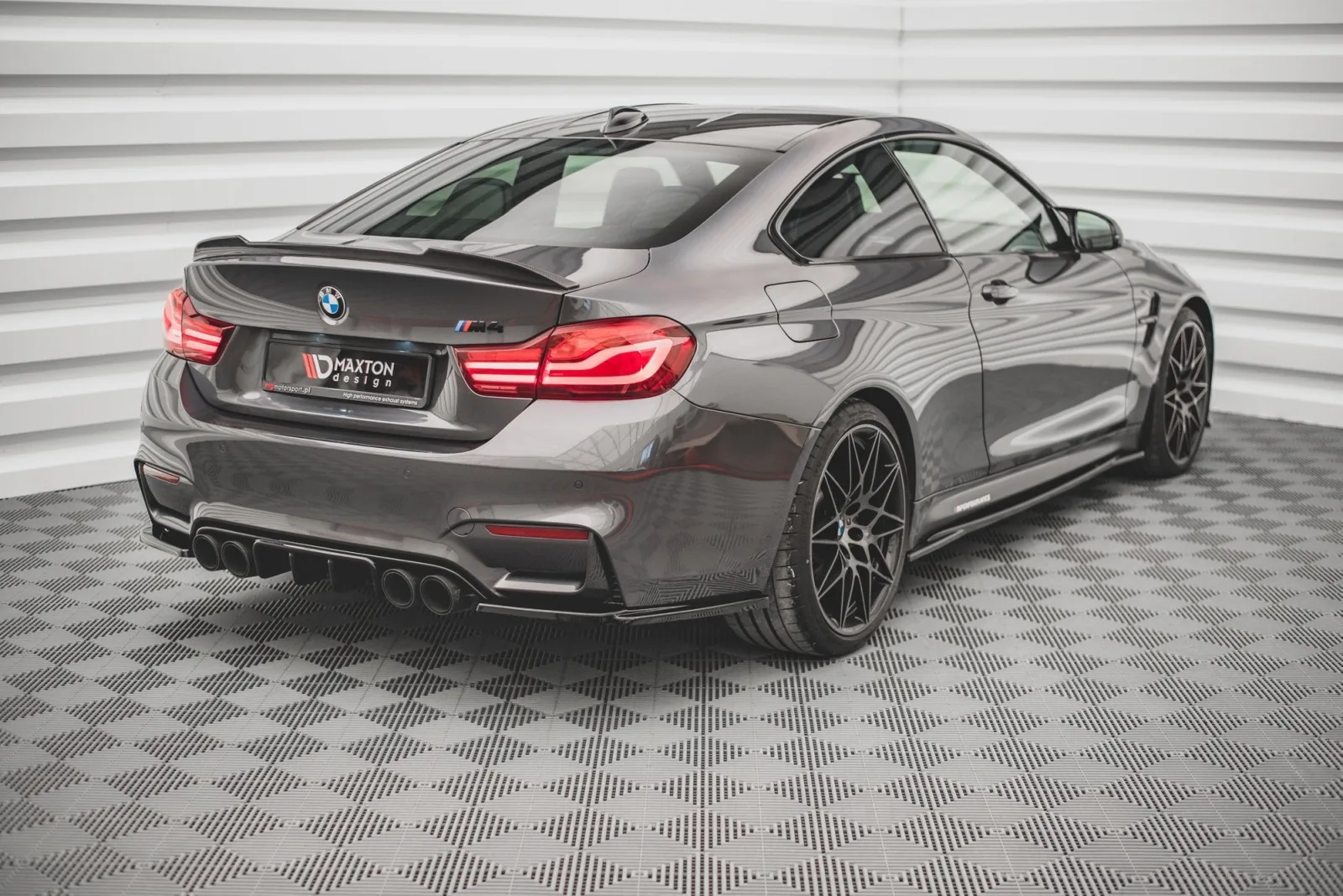 Rear Side Splitters V.3 compatible with BMW M4 F82