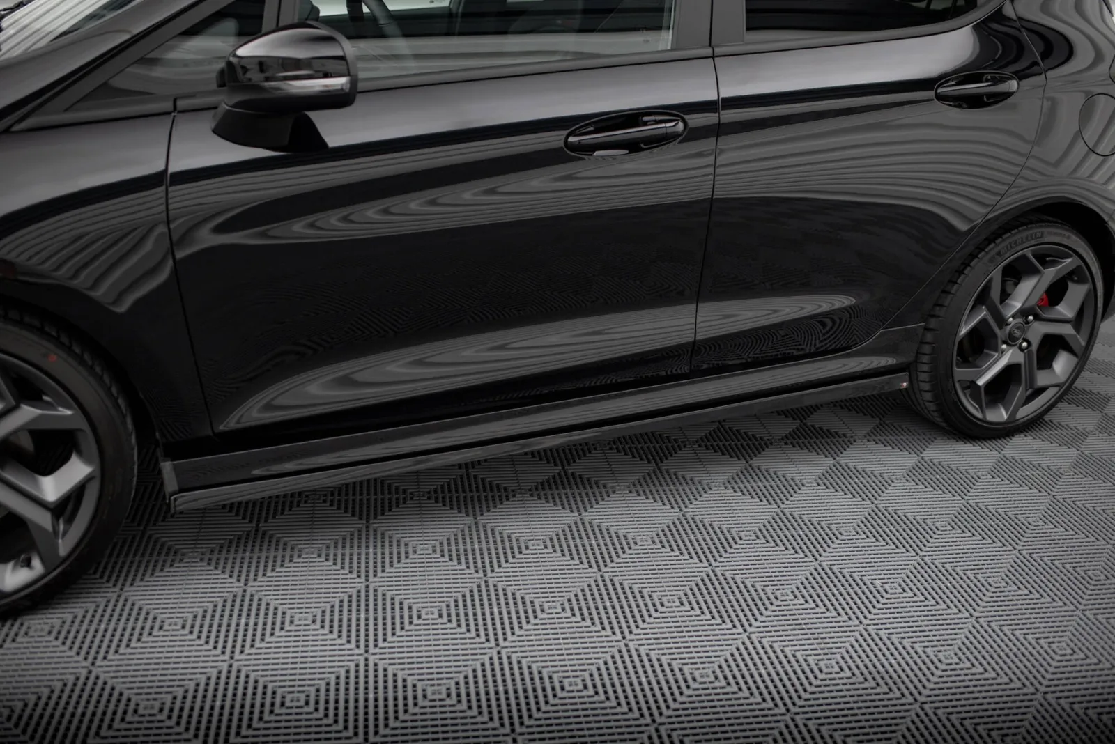 Side Skirts Diffusers V.2 compatible with Ford Fiesta Mk8 ST / ST-Line