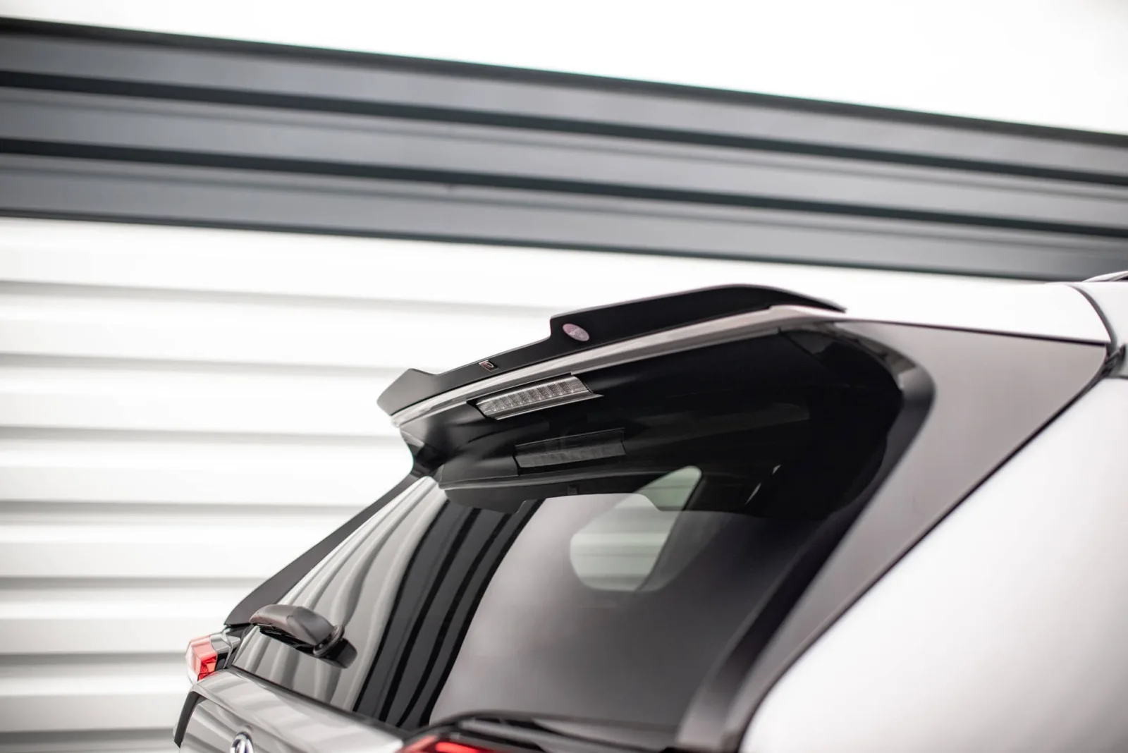 Spoiler Cap compatible with Toyota RAV4 Mk5