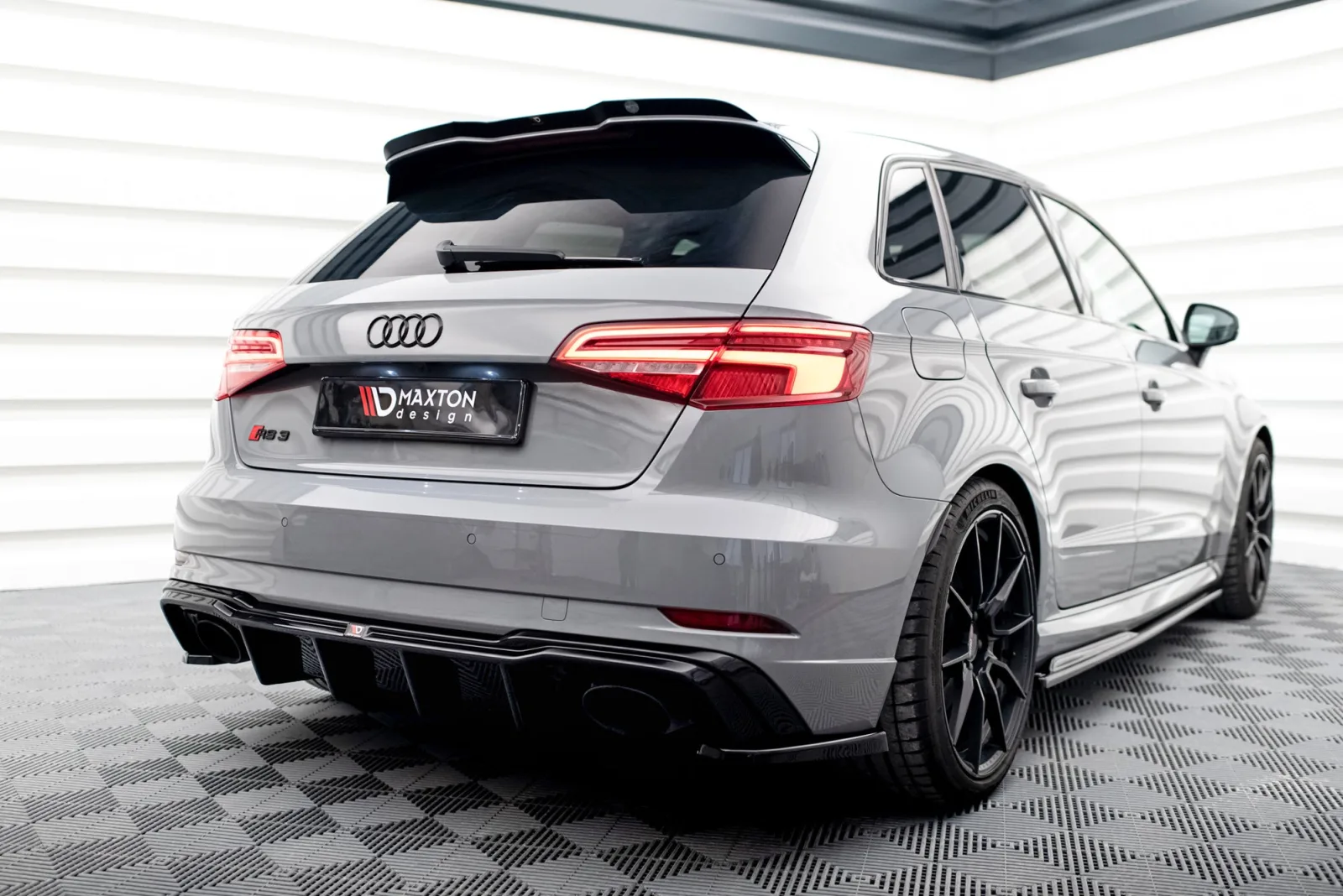 Rear Valance V.2 compatible with Audi RS3 8V Sportback Facelift